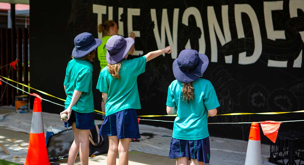 Flinders students create giant art mural with renowned public artist