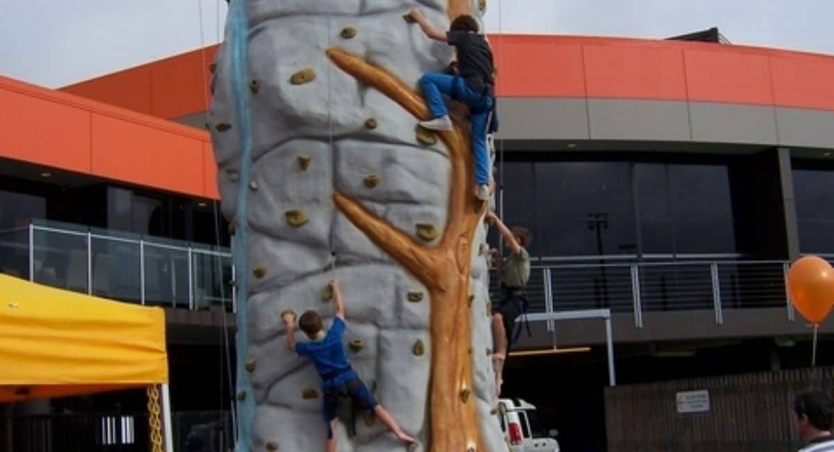 Rock climbing wall