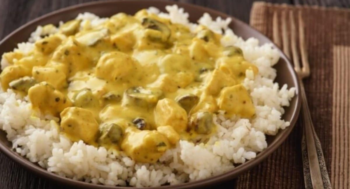 Tasty chicken and mushroom with rice
