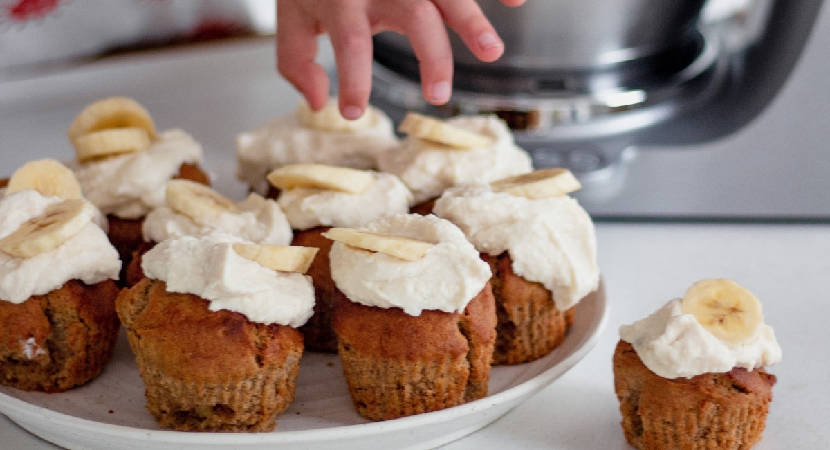 Recipe: Banana muffins with whipped maple ricotta