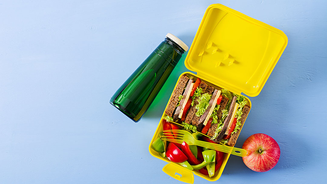 5 Easy ways to pack a heart healthy lunchbox