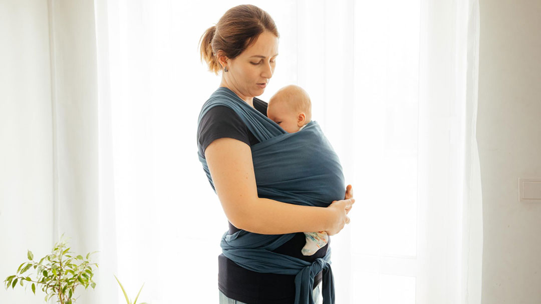 What are the benefits of baby wearing?