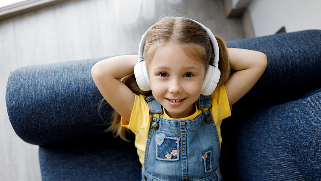 8 BEST podcasts for kids this Easter