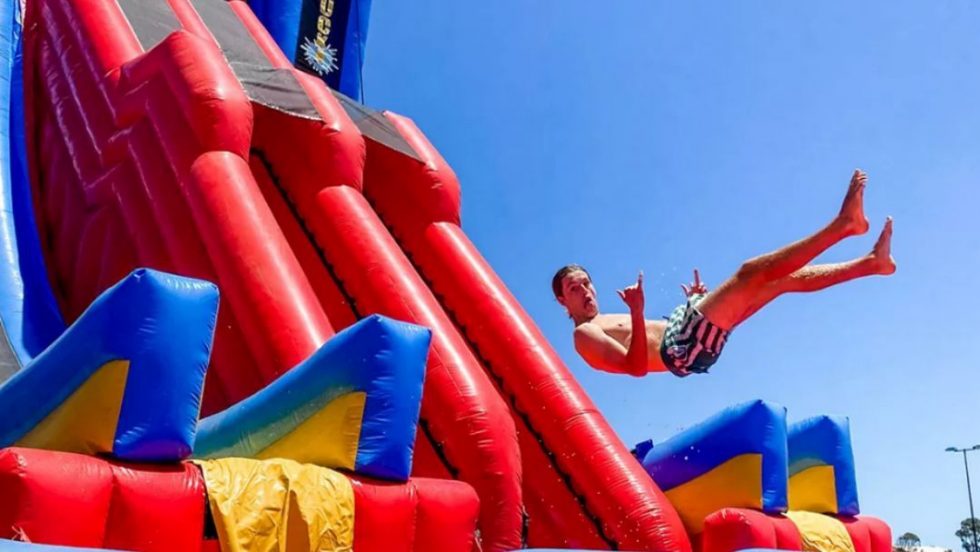 the-big-wedgie-inflatable-water-park-kids-in-brisbane-gold-coast