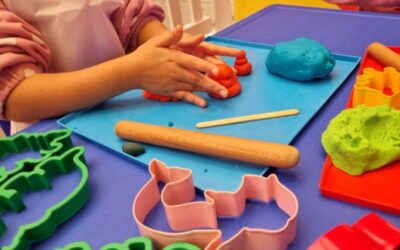 Play Dough Kitchen – Roll, Squish & Shape!