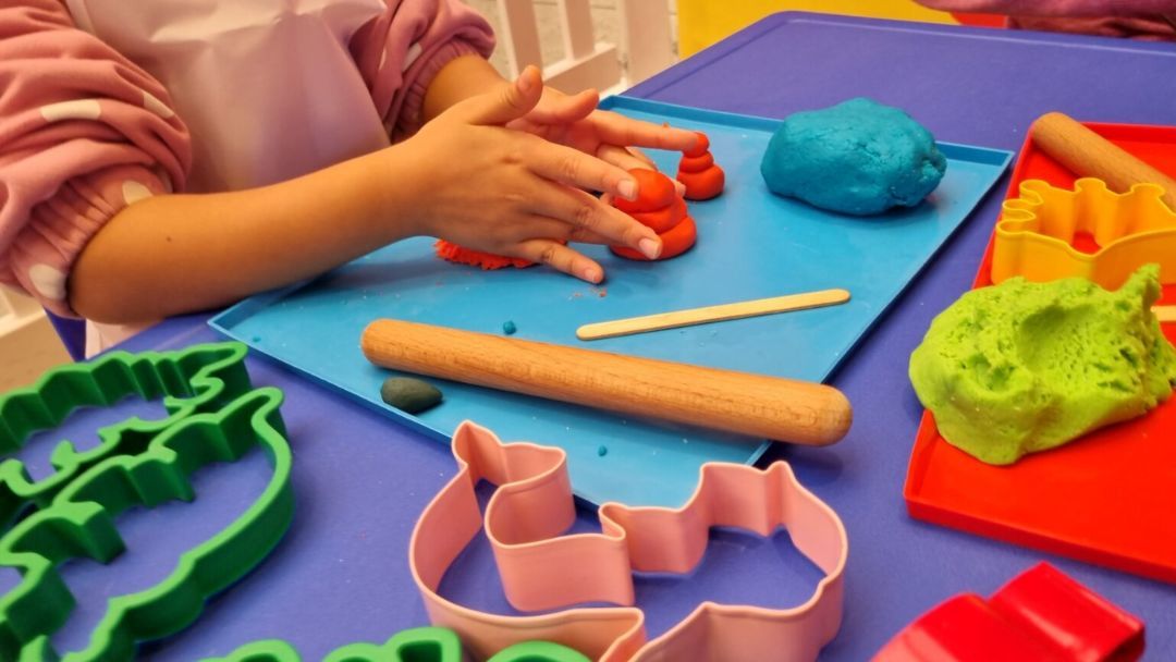 Play Dough Kitchen  Roll Squish  Shape
