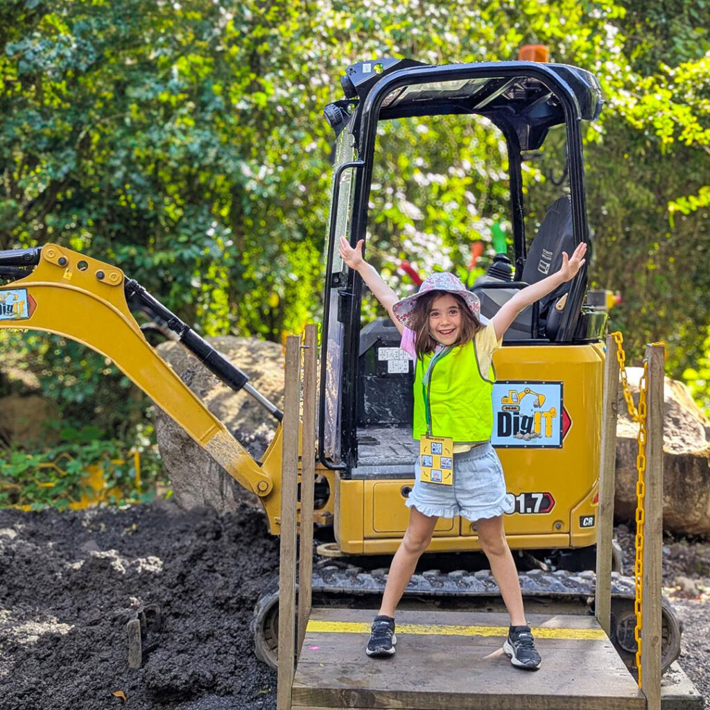 Dig-it-gold-coast-happy-girl | Kids in Brisbane, Gold Coast, Sunshine Coast | Kotc Happy Girl at Dig It Gold Coast