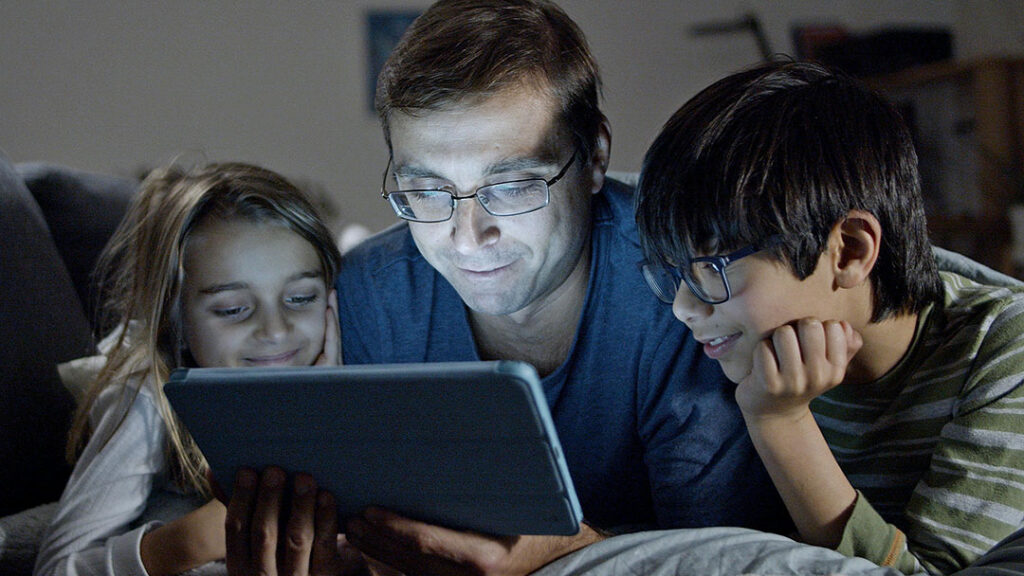 Family-coding-codemonkey | Kids in Brisbane, Gold Coast, Sunshine Coast | Kotc Family Learning Coding Together on Ipad