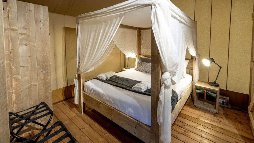 Glamping-gold-coast_cabin | Kids in Brisbane, Gold Coast, Sunshine Coast | Kotc Four-poster Bed is the Ultimate in Luxury when Glamping on the Gold Coast at Big4
