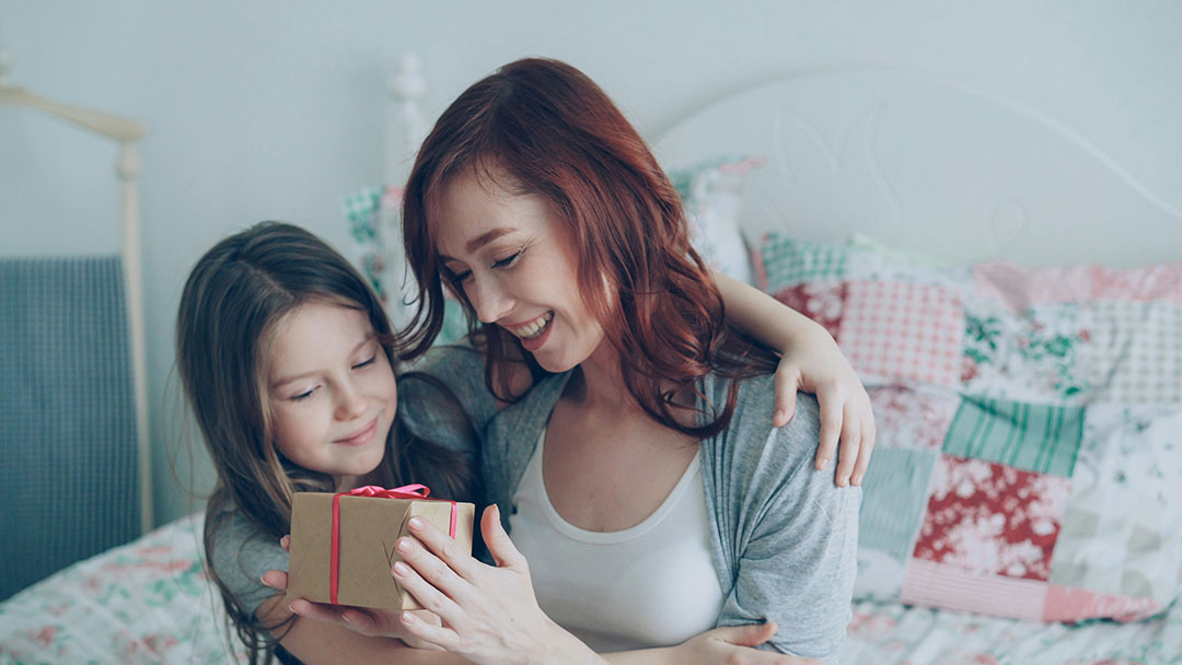 Teaching Kids the Joy of Giving: Simple Ways to Raise Generous Children