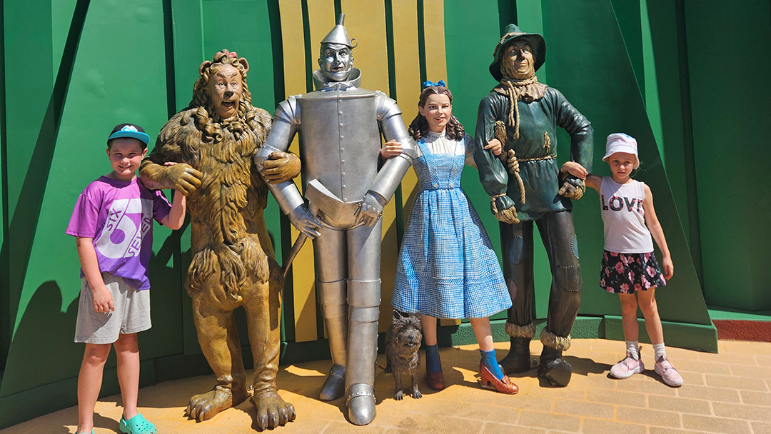 Hooray for Hollywood returns to Movie World for school holidays