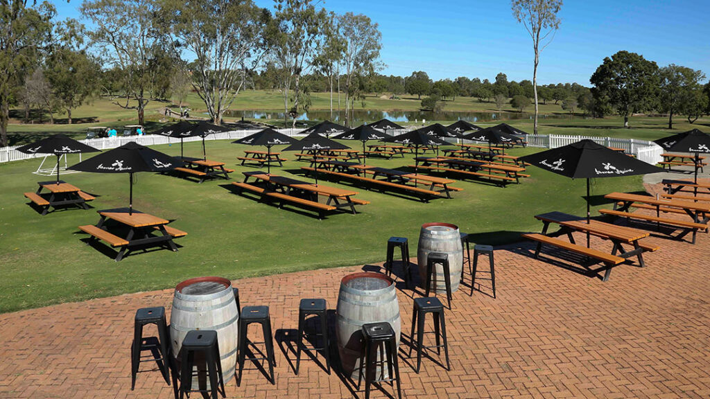 Mini-golf-logan-meadowbank-beer-garden | Kids in Brisbane, Gold Coast, Sunshine Coast | Kotc the Beer Garden at Meadownbank Golf, Logan