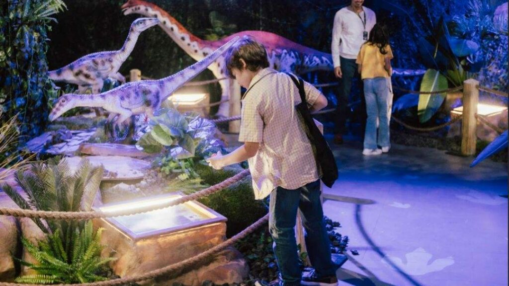 Dinos Alive