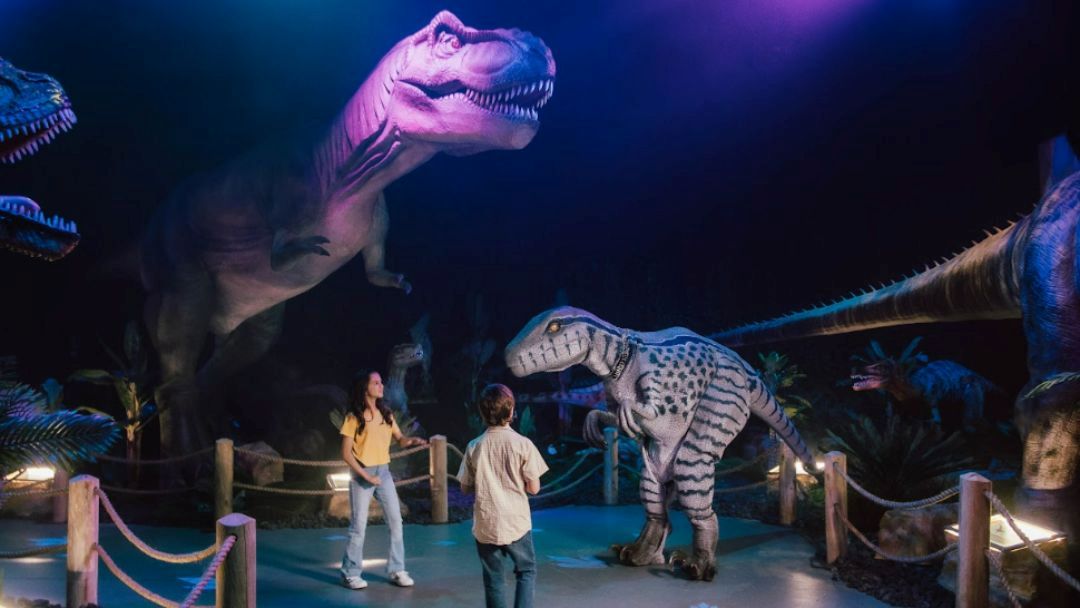 Dinos Alive