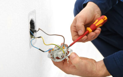 When to Call a 24 Hour Emergency Electrician and When Not To