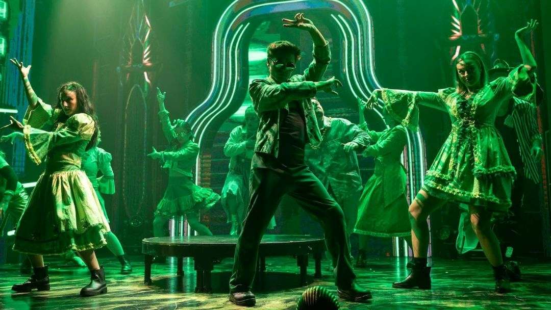 OZ The Cirque Experience