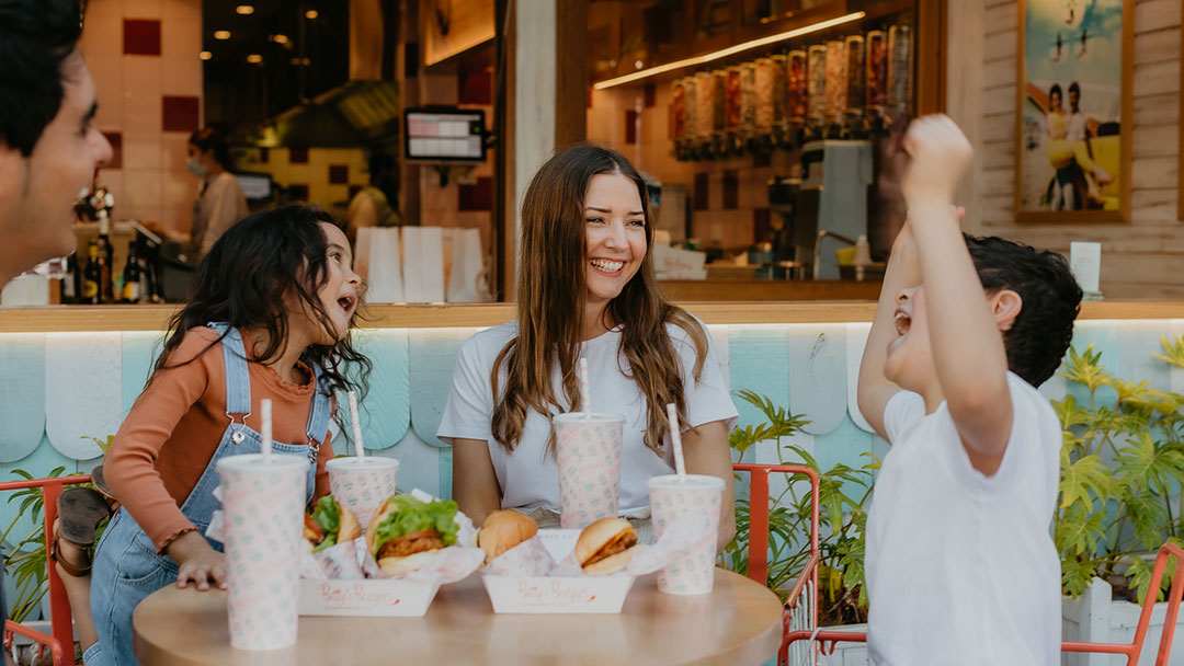 Bettys-burgers_sunshine-plaza | Kids in Brisbane, Gold Coast, Sunshine Coast | Kotc Family at Betty's Burgers, Sunshine Plaza