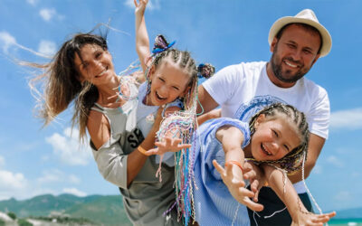 Family Travel Tech Checklist: How to Keep Kids Connected and Safe on Holiday