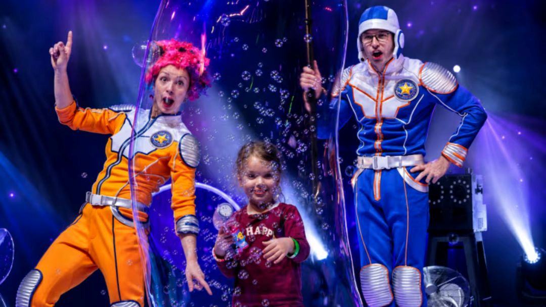 0824_fever_thebigbubbleshowinspace_hero | Kids in Brisbane, Gold Coast, Sunshine Coast | Kotc the Big Bubble Show in Space